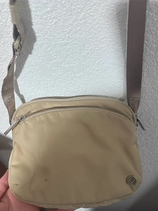 Lululemon Cross Body - Picture 3 of 5